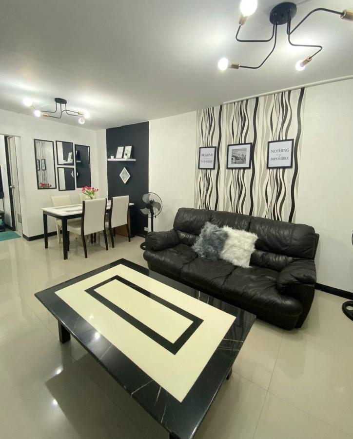 شقة Balcony & 2Br Townhouse - Near Clark Airport & Aqua Planet - Trp2 آنغلوس المظهر الخارجي الصورة